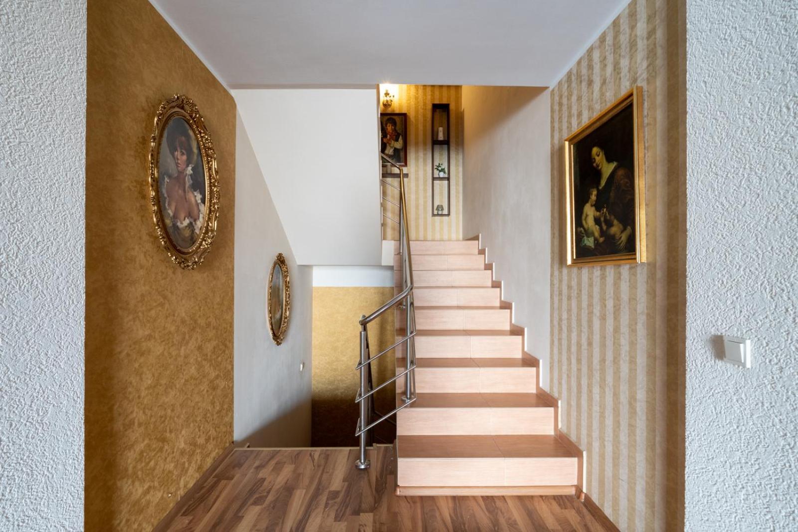 Farawayhomes Aparthotel Near Vienna Airport - Anytime Self Check-In Bruck an der Leitha Extérieur photo