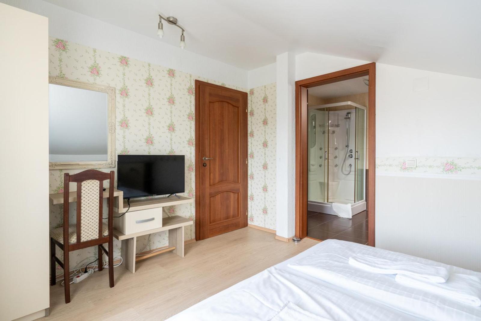 Farawayhomes Aparthotel Near Vienna Airport - Anytime Self Check-In Bruck an der Leitha Extérieur photo